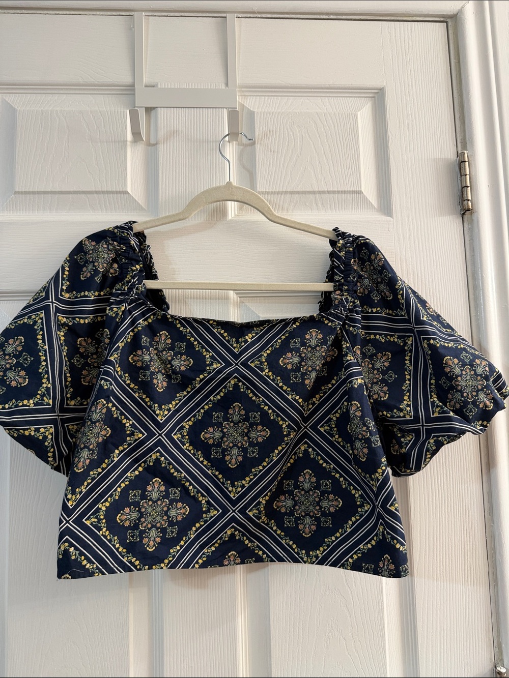 LOFT Navy Floral Medallion Puff Sleeve Crop Top